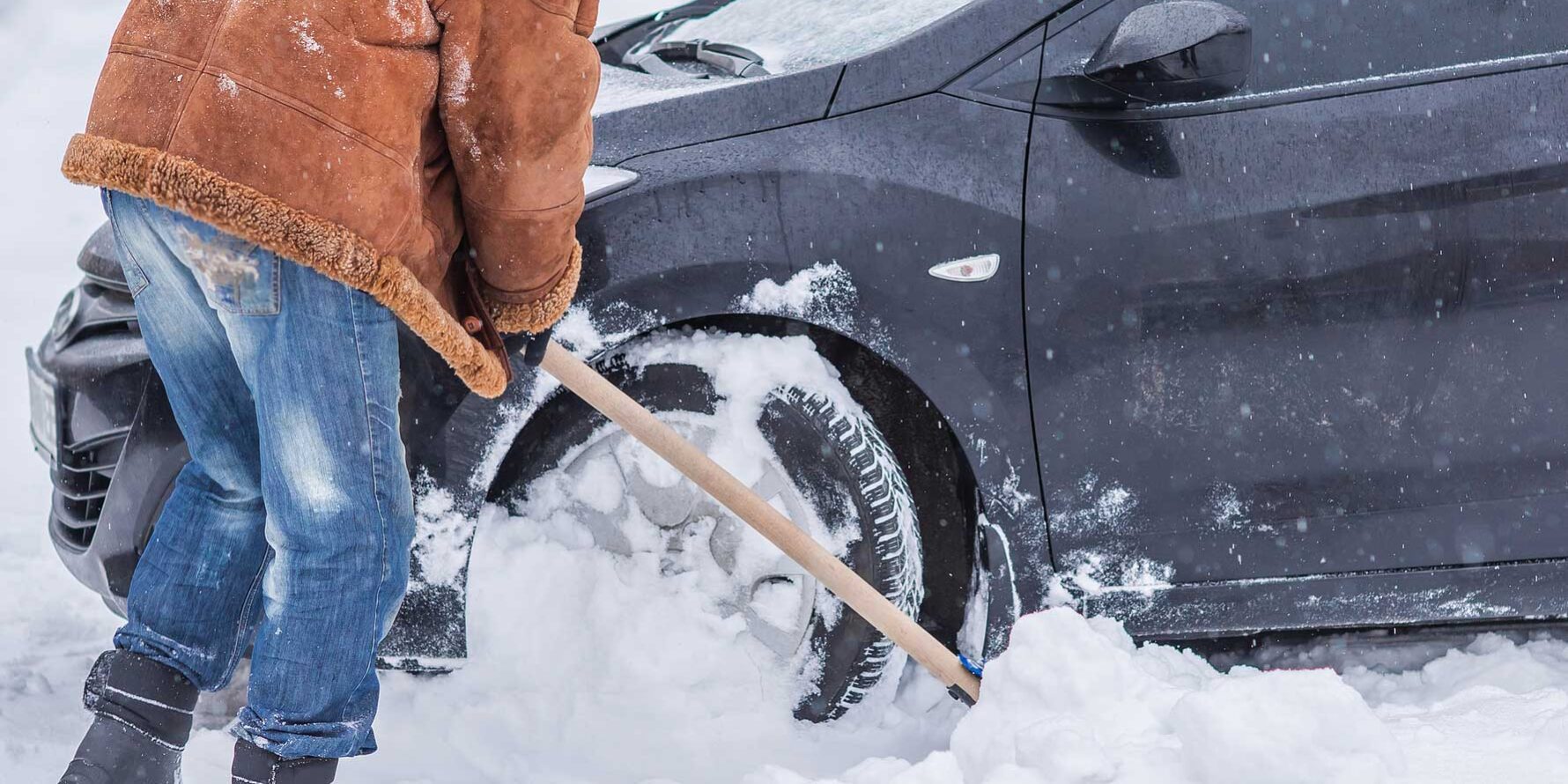 sacar-coche-de-la-nieve_1640690941