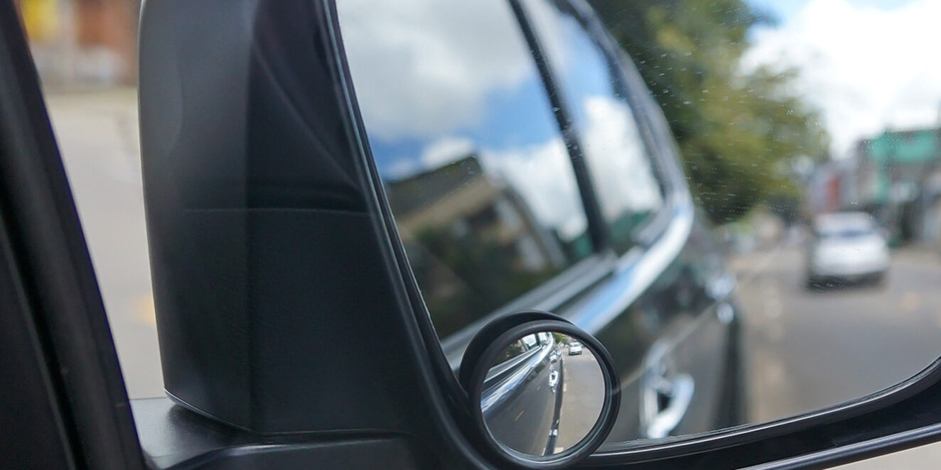 A Blind Spot Mirror For Car Safety