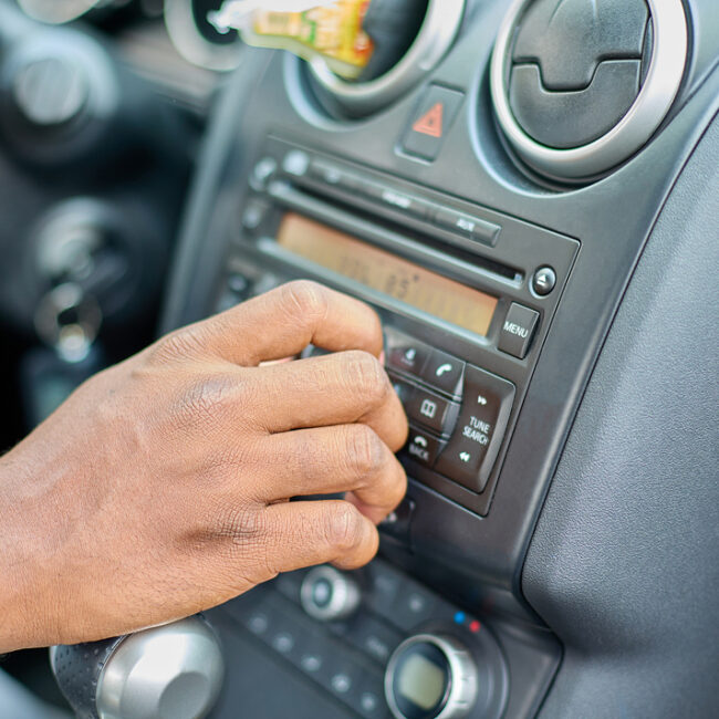 La inesperada (y cuantiosa) multa por llevar muy alta la música en el coche La inesperada (y cuantiosa) multa por llevar muy alta la música en el coche