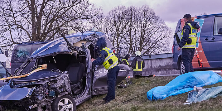 El 76% de los fallecidos en carretera en España son hombres. El 76% de los fallecidos en carretera en España son hombres.