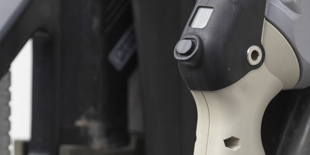¿Sabes que es posible usar las farolas para recargar los coches eléctricos?