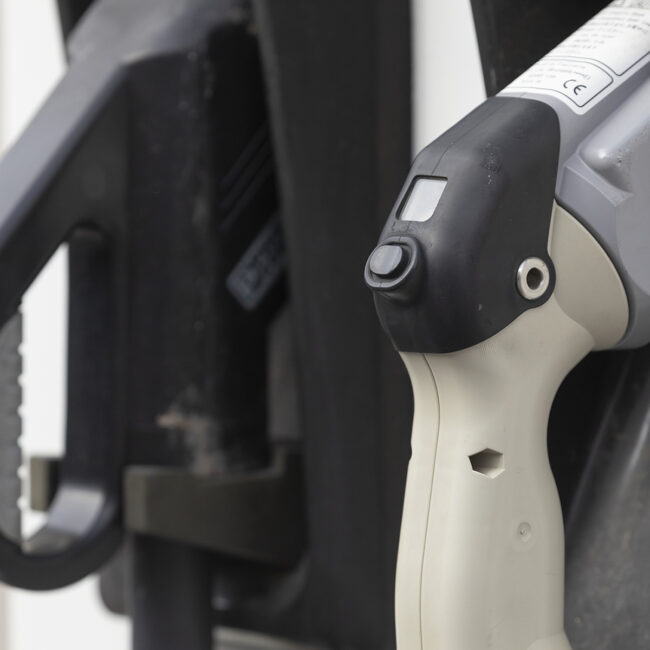 ¿Sabes que es posible usar las farolas para recargar los coches eléctricos?