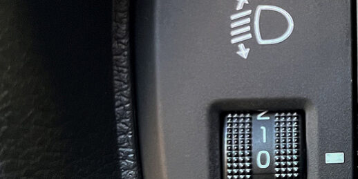 ¿Sabías que hay que regular la altura de los faros de tu coche si viajas muy cargado? ¿Sabías que hay que regular la altura de los faros de tu coche si viajas muy cargado?