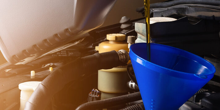 Mecánica básica: ¿sabes cuando tienes que cambiar el aceite a tu coche? Mecánica básica: ¿sabes cuando tienes que cambiar el aceite a tu coche?