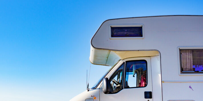 Si vas viajar en autocaravana este verano deberías saber esto ¿puedes conducirla con tu carné B?
