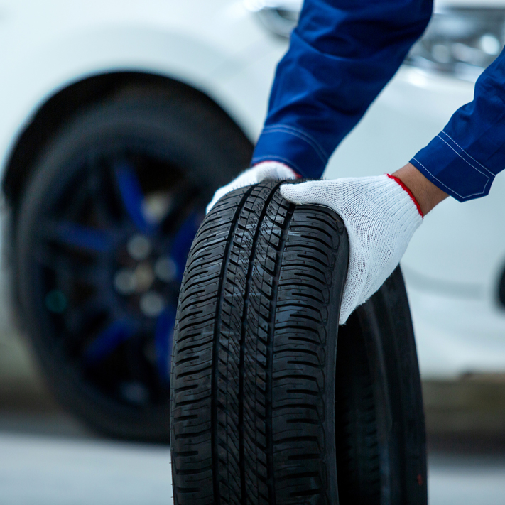 Un peligro para tu seguridad: el 80% de los coches de más de 10 años acuden al taller con los neumáticos muy desgastados