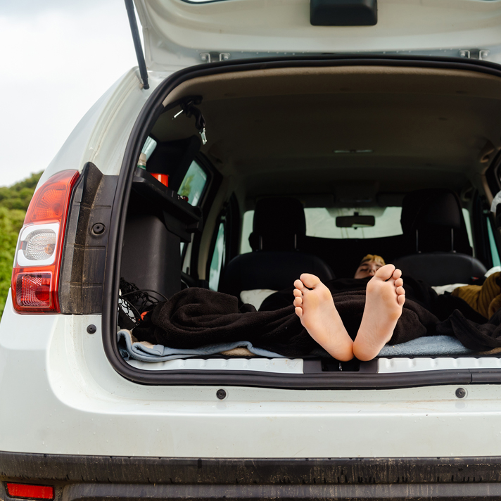 ¿Es posible dormir en el coche sin recibir una sanción?
