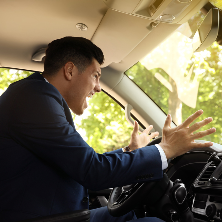Aprende a lidiar con la agresividad y el estrés al volante para evitar accidentes
