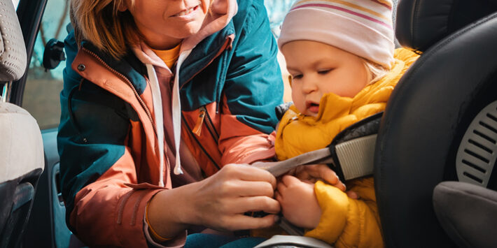 ¿Colocan los padres a sus hijos en el asiento correcto del coche? ¿Colocan los padres a sus hijos en el asiento correcto del coche?