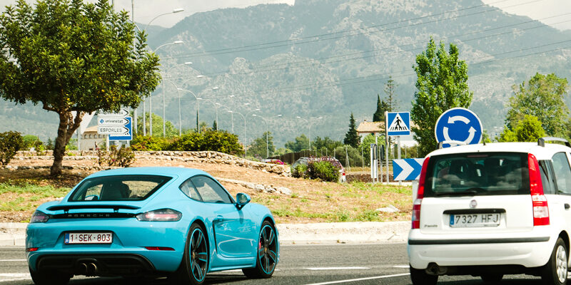 ¿Sabes que circular mal en una rotonda es motivo de multa? ¡Incluso puedes ir a la cárcel! ¿Sabes que circular mal en una rotonda es motivo de multa? ¡Incluso puedes ir a la cárcel!