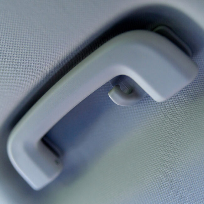 ¿Conoces la verdadera función del asidero del coche? Aprende a usarlo de forma correcta ¿Conoces la verdadera función del asidero del coche? Aprende a usarlo de forma correcta