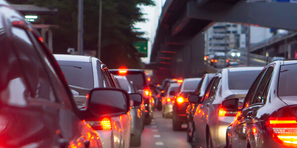 ¿Por qué se forman atascos? Evita el efecto acordeón ¿Por qué se forman atascos? Evita el efecto acordeón