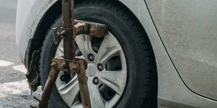 ¿Sabes por qué motivos pueden ponerte un cepo al coche o inmovilizarlo? ¿Sabes por qué motivos pueden ponerte un cepo al coche o inmovilizarlo?