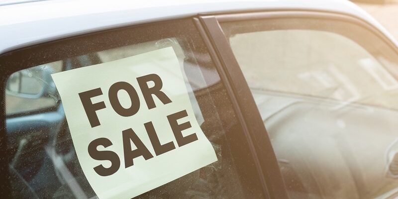 ¿Sabes que poner el cartel de ‘se vende’ en tu coche es motivo de multa? ¿Sabes que poner el cartel de 'se vende' en tu coche es motivo de multa?