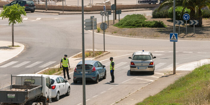 ¿Sabes cómo actuar si te encuentras con un control policial en carretera? ¿Sabes cómo actuar si te encuentras con un control policial en carretera?