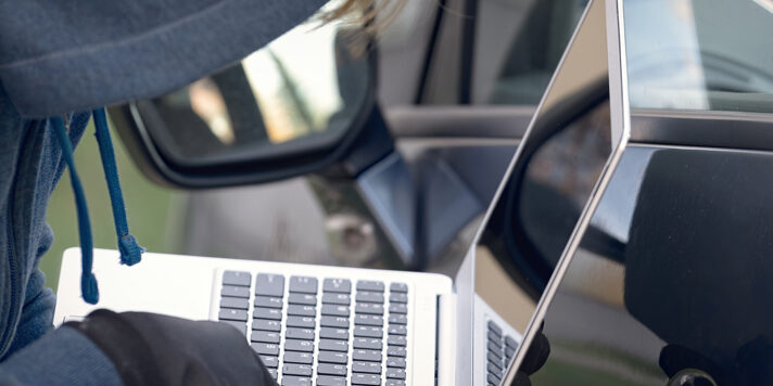 Los ‘crackers’ pueden manipular los frenos de tu coche o arrancarlo sin llave ¡Cuidado! Los ‘crackers’ pueden manipular los frenos de tu coche o arrancarlo sin llave ¡Cuidado!