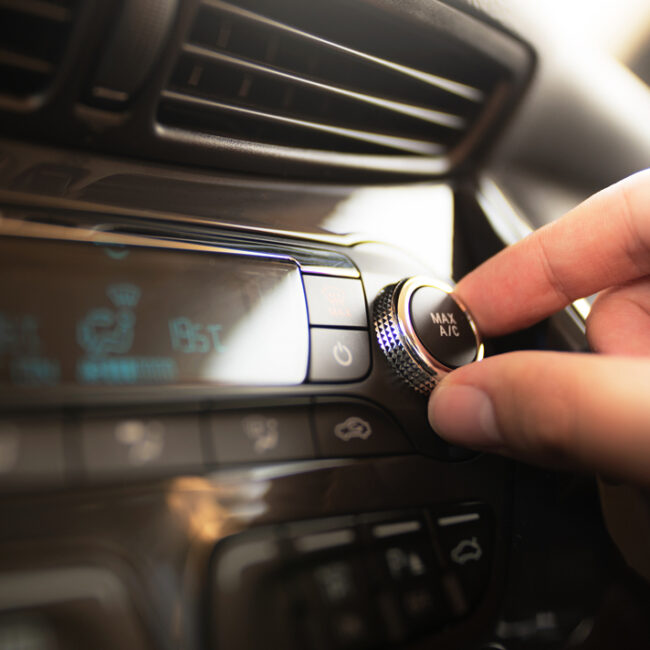 ¿Circulas con el aire acondicionado averiado? Trucos para enfriar el coche hasta que pases por el taller ¿Circulas con el aire acondicionado averiado? Trucos para enfriar el coche hasta que pases por el taller