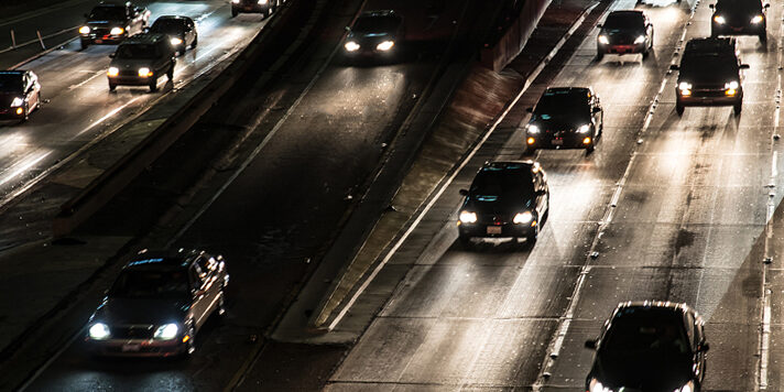 ¿Sabes qué son los faros adaptativos y cómo mejoran tu visibilidad en carretera? ¿Sabes qué son los faros adaptativos y cómo mejoran tu visibilidad en carretera?