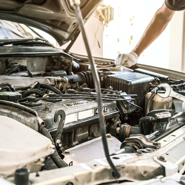 Los motivos por los que se puede apagar el motor de tu coche (sin querer) y cómo evitarlo Los motivos por los que se puede apagar el motor de tu coche (sin querer) y cómo evitarlo