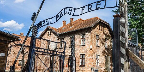 ¿Sabías que una española y un mecánico protagonizaron la única boda que se celebró en Auschwitz? ¿Sabías que una española y un mecánico protagonizaron la única boda que se celebró en Auschwitz?
