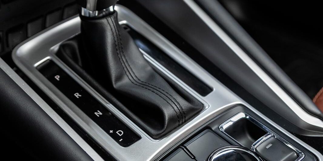 Esto es lo que tienes que saber si vas a conducir un coche automático y no estás acostumbrado