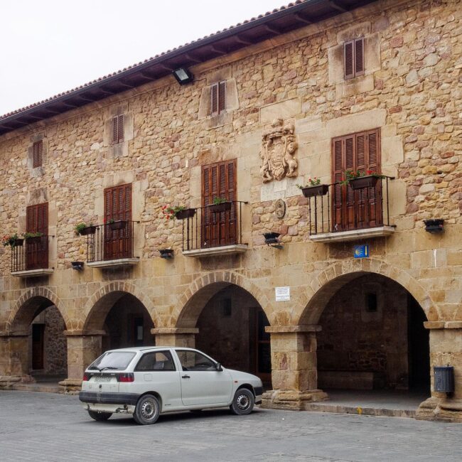 Los navarros pasaron de ser quienes más invirtieron en su coche en 2020 a reducir su presupuesto a la mitad en 2021