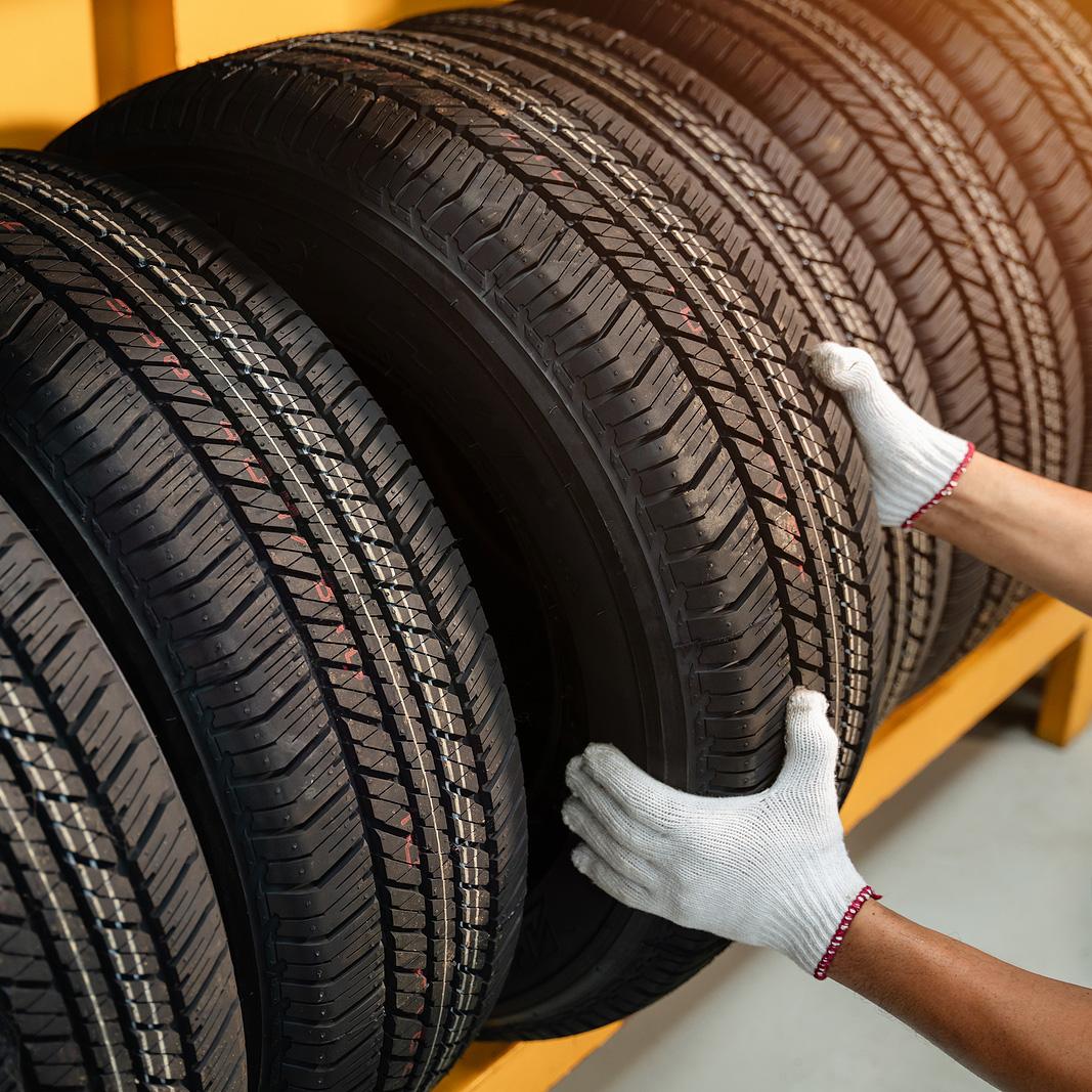 ¿Necesitas cambiar los neumáticos a tu coche? Guía básica para sustituirlos sin sorpresas