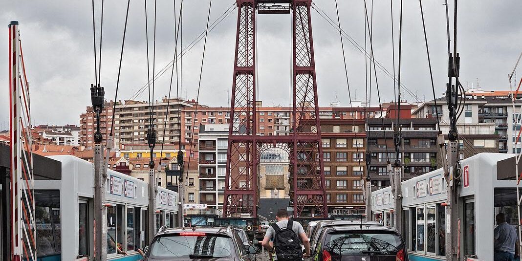 Los vascos gastaron 3 veces en bares que a mantener su vehículo a punto en 2021 Los vascos gastaron 3 veces en bares que a mantener su vehículo a punto en 2021