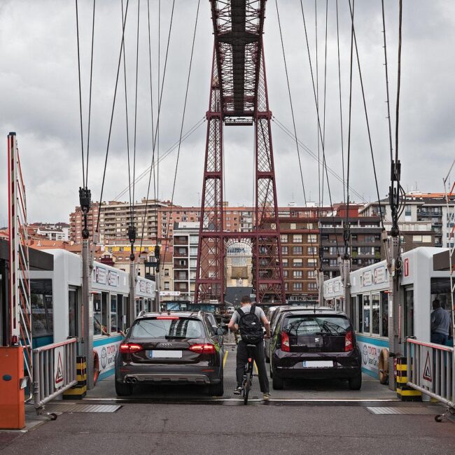 Los vascos gastaron 3 veces en bares que a mantener su vehículo a punto en 2021