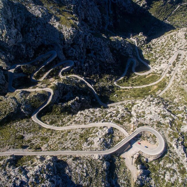 Apasionados de la conducción: Estas son las mejores carreteras de España