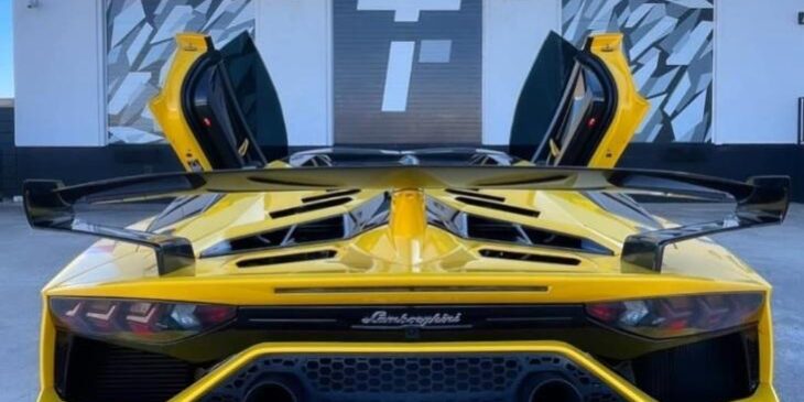 ¿Pagarías más de 24 millones de dólares por una matrícula? ¡Estamos locos! ¿Pagarías más de 24 millones de dólares por una matrícula? ¡Estamos locos!