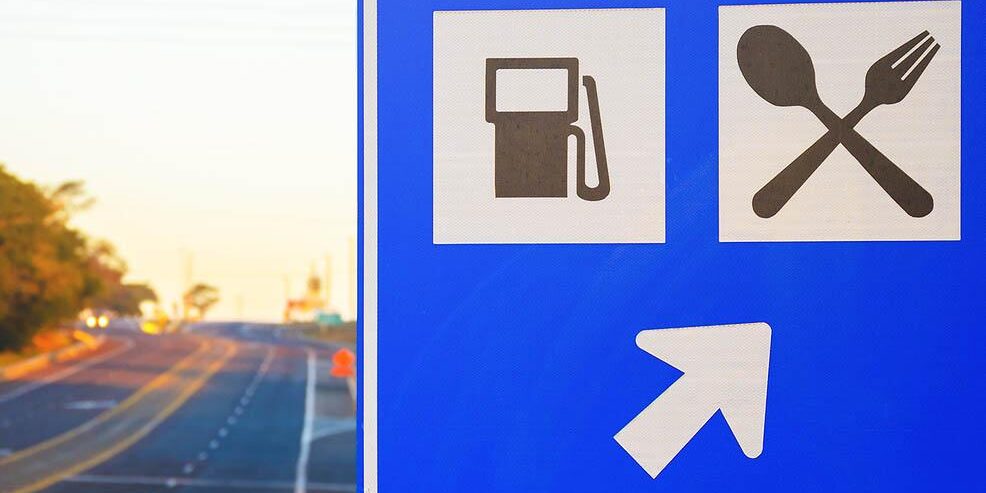 ¿A pie de autovía o hay que desviarse? Con estos consejos ya no tendrás dudas para saber donde está cada gasolinera ¿A pie de autovía o hay que desviarse? Con estos consejos ya no tendrás dudas para saber dónde está cada gasolinera