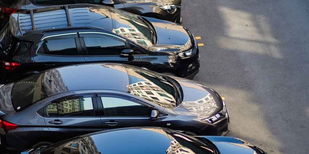 ¿Sabes diferenciar un estacionamiento de una parada? ¿Sabes diferenciar un estacionamiento de una parada?