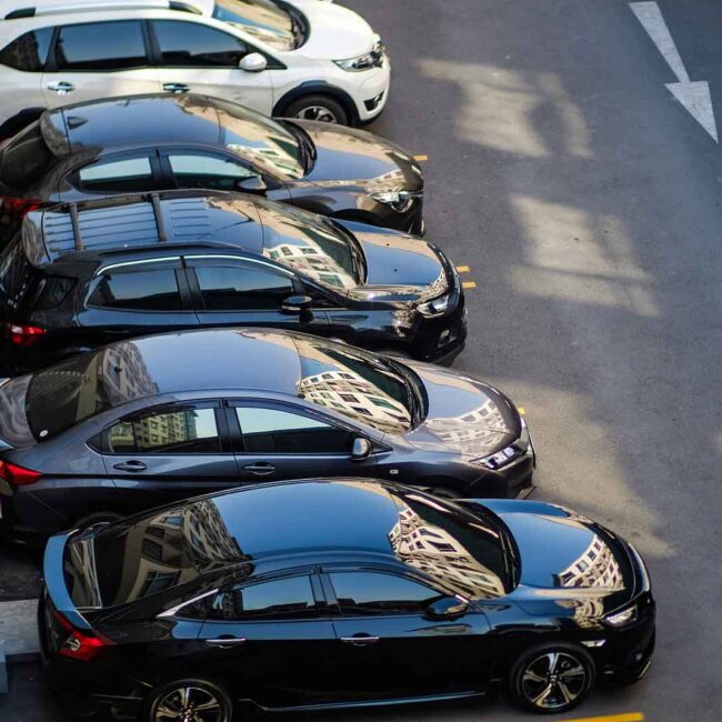 ¿Sabes diferenciar un estacionamiento de una parada? ¿Sabes diferenciar un estacionamiento de una parada?